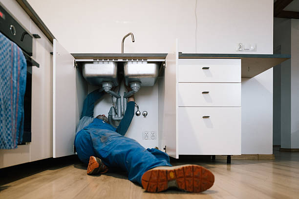 Professional Leak Detection technician working in Whitt, TX